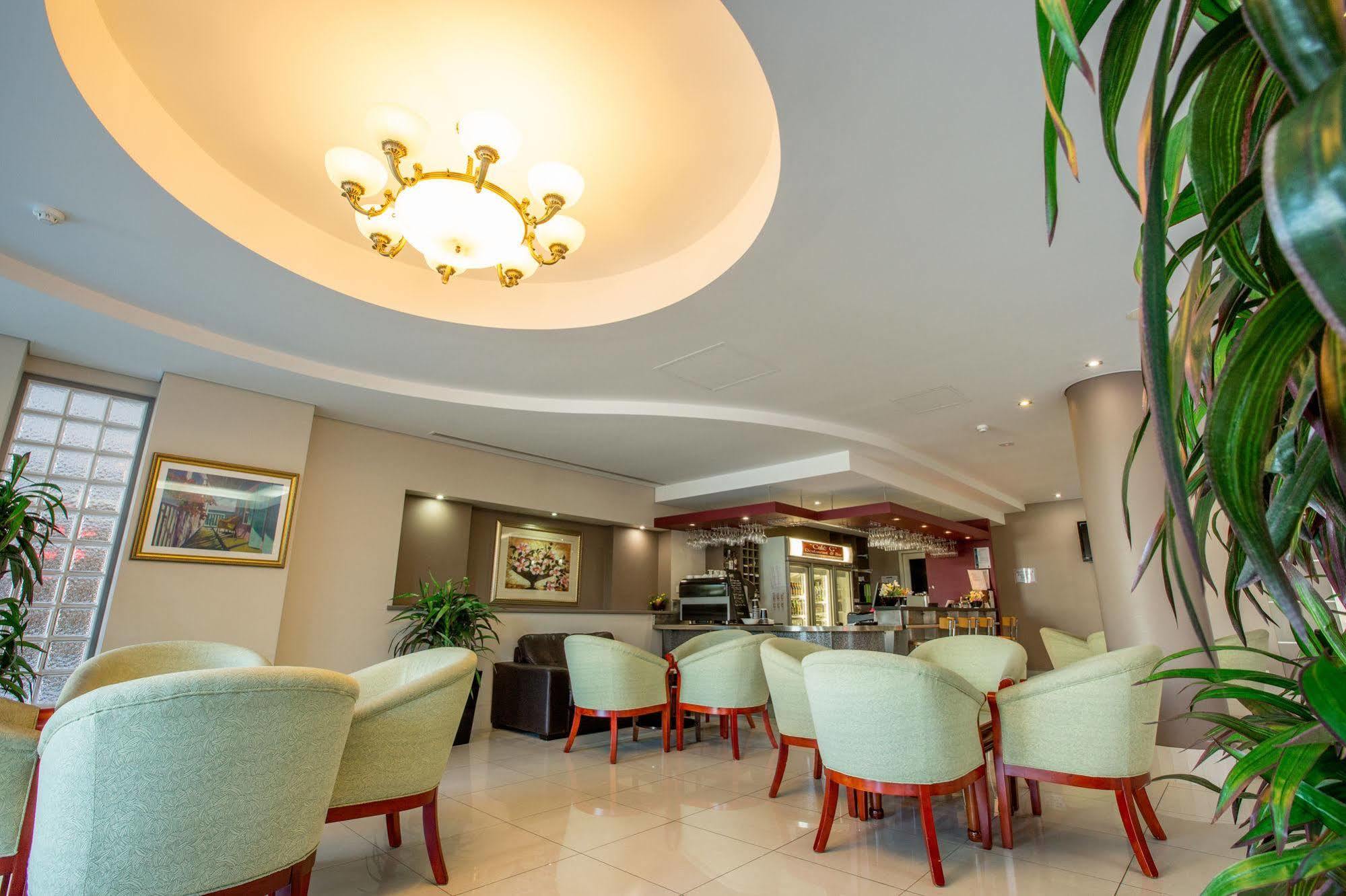 Gloria 4* Springwood